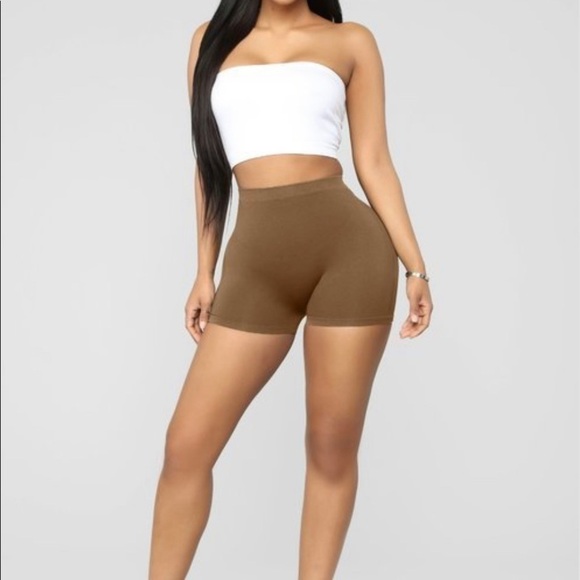 J. ELISE BOUTIQUE Mocha Seamless Basic Fitted Mini Bike Shorts - Picture 1 of 1